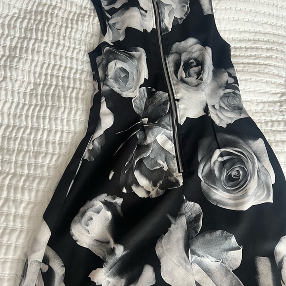 Dex Flower Print Dress - Picture 3 of 4